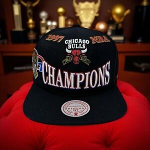 Mitchell & Ness Chicago Bulls 1997 NBA Champions Snapback Hat Black OSFA NWT